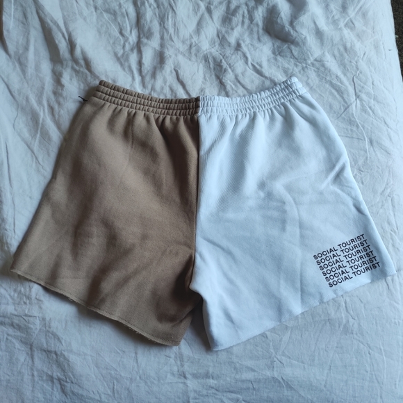 Hollister Social Tourist Shorts - Picture 3 of 6